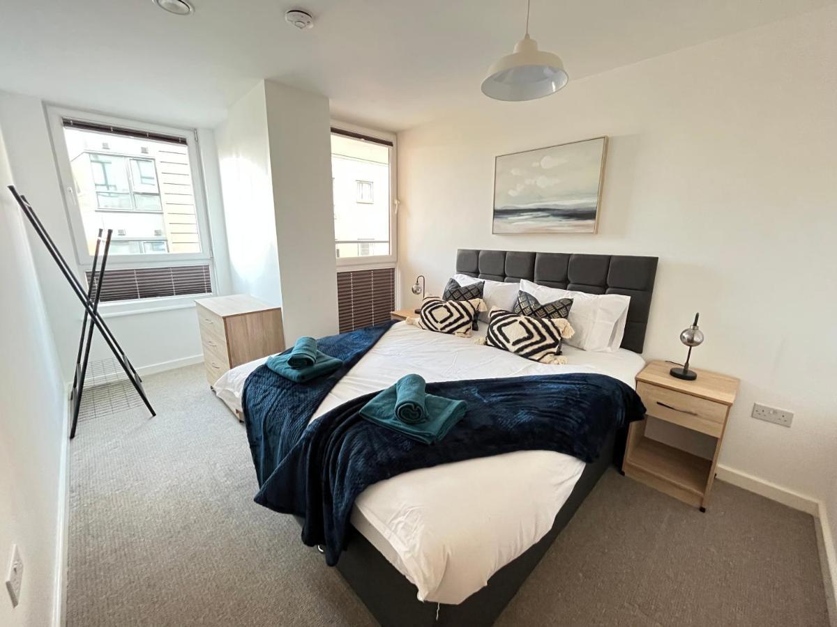 2 Bedroom, 2 Bathroom Modern Apartment Close To Ocean Village, Free Parking, Single Or Double Beds Southampton Kültér fotó