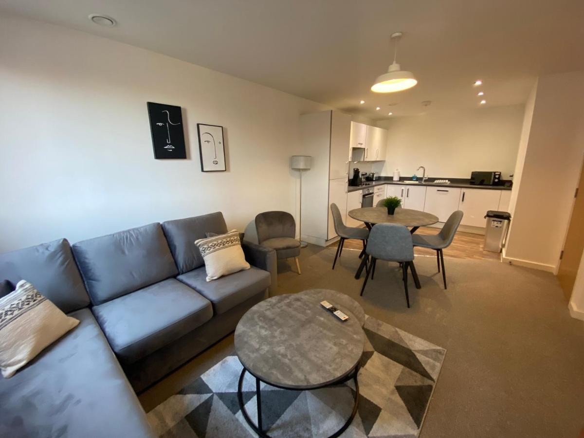 2 Bedroom, 2 Bathroom Modern Apartment Close To Ocean Village, Free Parking, Single Or Double Beds Southampton Kültér fotó