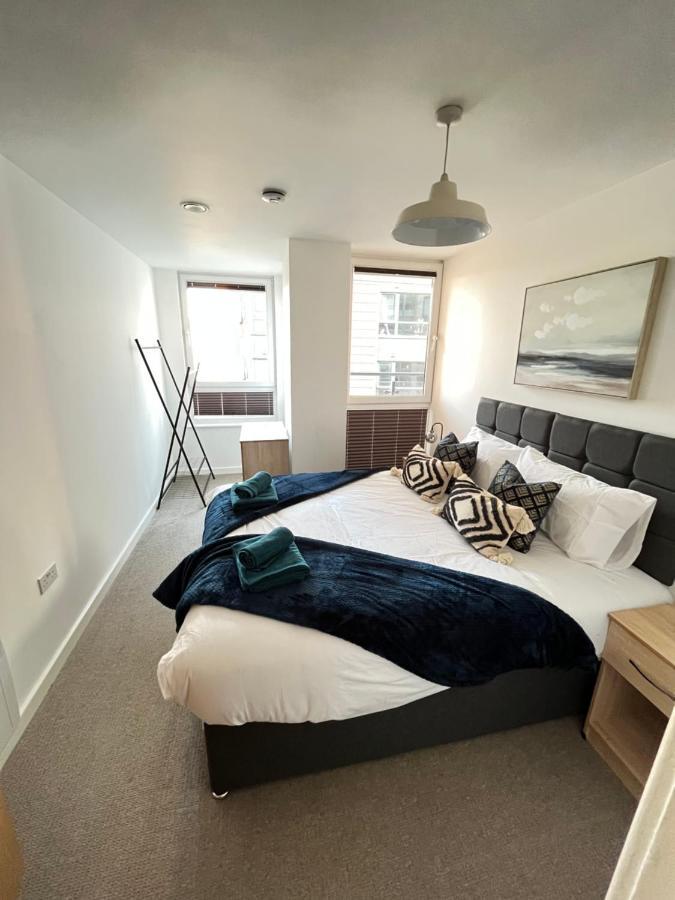 2 Bedroom, 2 Bathroom Modern Apartment Close To Ocean Village, Free Parking, Single Or Double Beds Southampton Kültér fotó